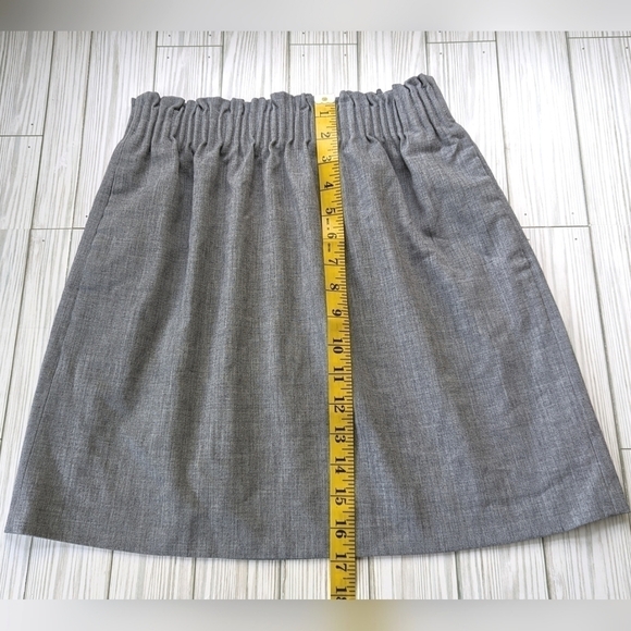 J. Crew Mercantile Sidewalk Ruched Waist Mini Skirt in Stone Gray Size 0 - Picture 9 of 12